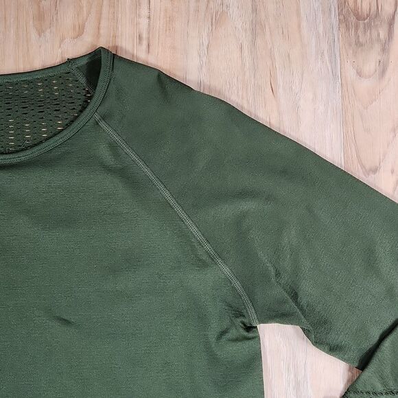 🔺️Fabletics Olive Green "Dylana" Long Sleeve Athletic Top Medium - Picture 5 of 10